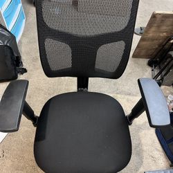 Desk Chair (workpro 4000)