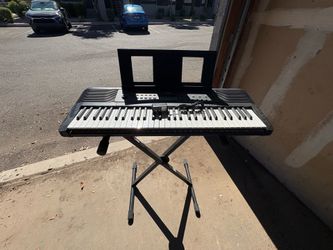 Yamaha Keyboard with stand and power adapter
