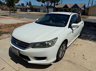 2015 Honda Accord LX – 60k Miles. Clean Title