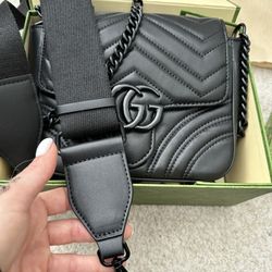 Cartera Negra Nueva Con Guarda Polvo Y Caja