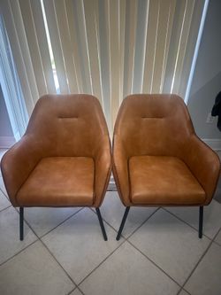 Set of 2 Faux Leather Armchairs