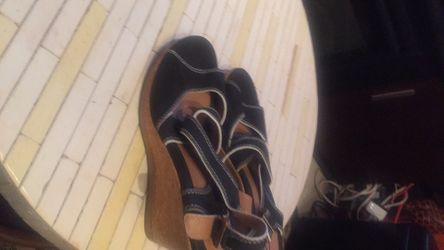 New wedges blue, size 10
