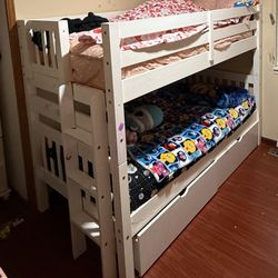 Twin Bunk bed