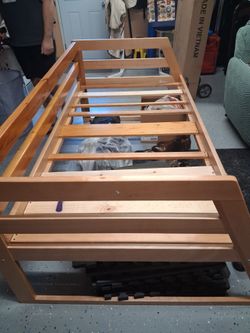 Beautiful solid wood twin bed frame(Daybed)