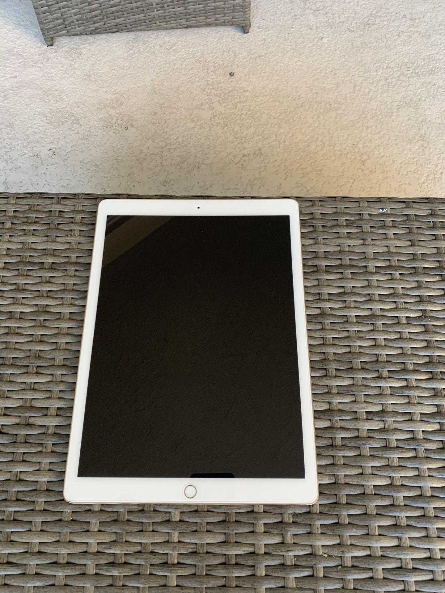iPad Pro 12.9 First Generation 32GB