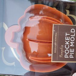 William Sonoma Pocket Pie Mold 