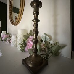 Set of 2 Vintage Brass Candlestick Holders