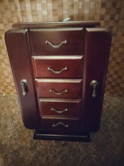Vintage Jewelry Box (4 Of 5)