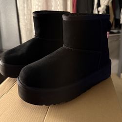 Brand New Kids Uggs Size 4
