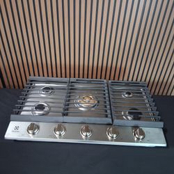 Electrolux 36" Gas Stovetop with 5 Sealed Burners, Continuous Cast Iron Grates, Power Burner (ECCG3668AS-D-0233)