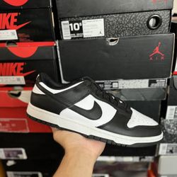 DS Nike Dunk Low Panda size 11,11.5