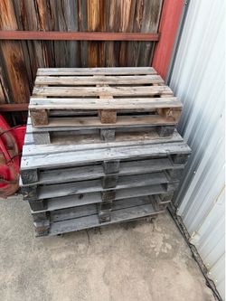 FREE Wooden Pallets