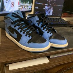 Jordan 1 Mid 