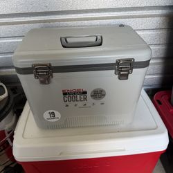 Engel 19qt Live Bait Cooler with aerator & dip net