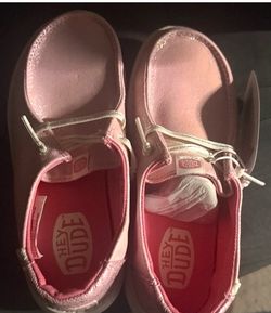 Brand new size 1 pink Hey Dudes