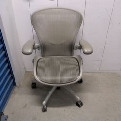 Herman Miller Aron $ 350 type B