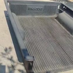 Mazda B2200/B2600i Bedliner 