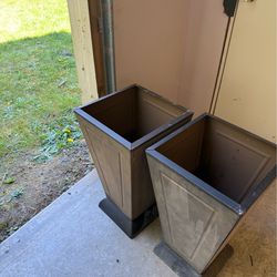 Large planters (metal)
