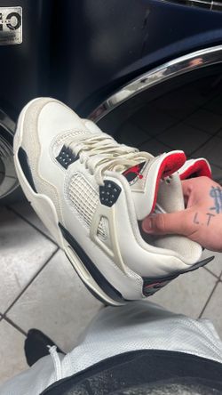 Size 9.5 Jordan 4