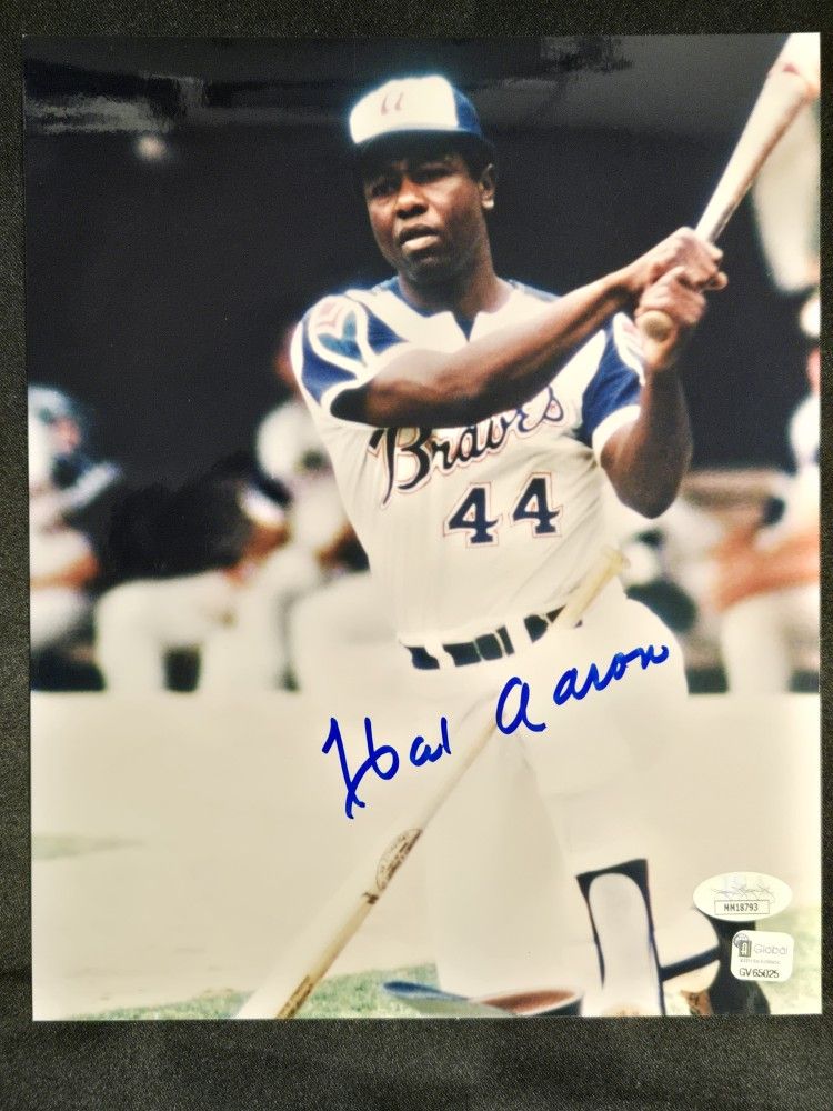 Hank Aaron Signed 8x10 Photo JSA Authenticated