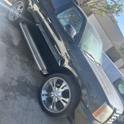 2003 Cadillac Escalade