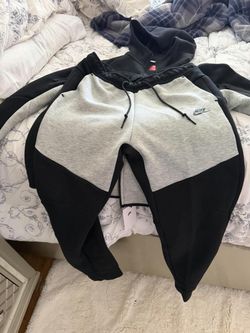 Nike tech brand new size large