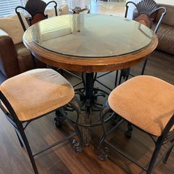 Wood Round Table Top With Heavy Base And Chairs