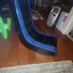 Nice Game Chair Like New