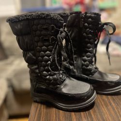 Snow boots $35 