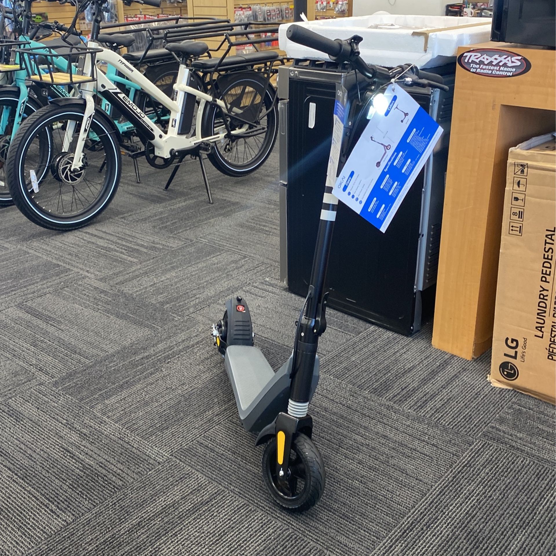 OKAI Zippy ES51 Foldable E-Scooter (Black)