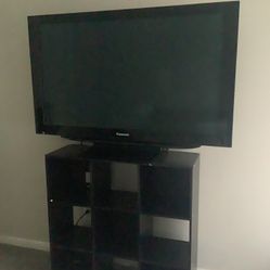 50" Tv And Storage Cubicle 