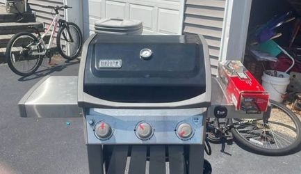 3 burner Webber grill with rotisserie