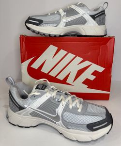 Nike Vomero 5 GS Pure Platinum Metallic Silver Size 6Yy