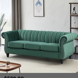 Newly reduced - Classic Chesterfield Sofa