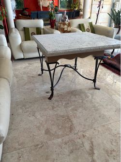 Coffee table w Concrete top w metal base