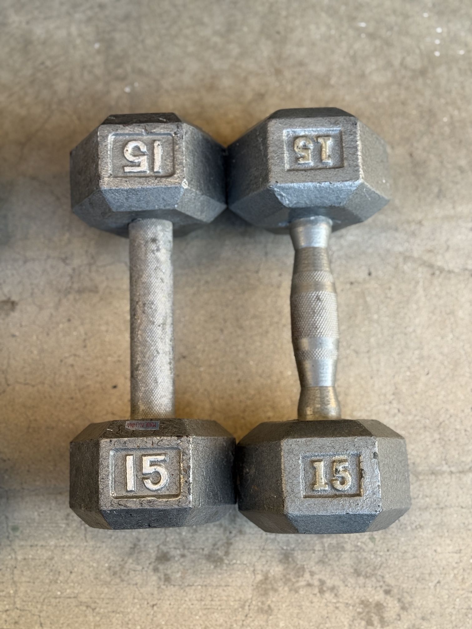 (Set of 2) 15lb Cast Iron Hex Dumbbells