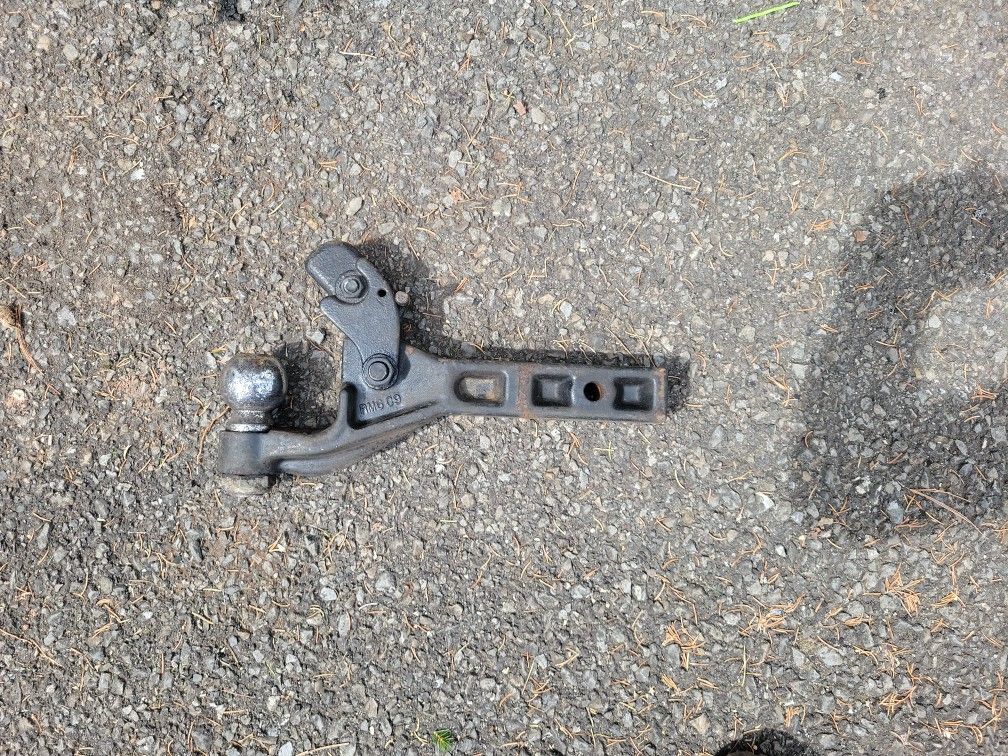 Truck 6 Ton Ball Hitch 