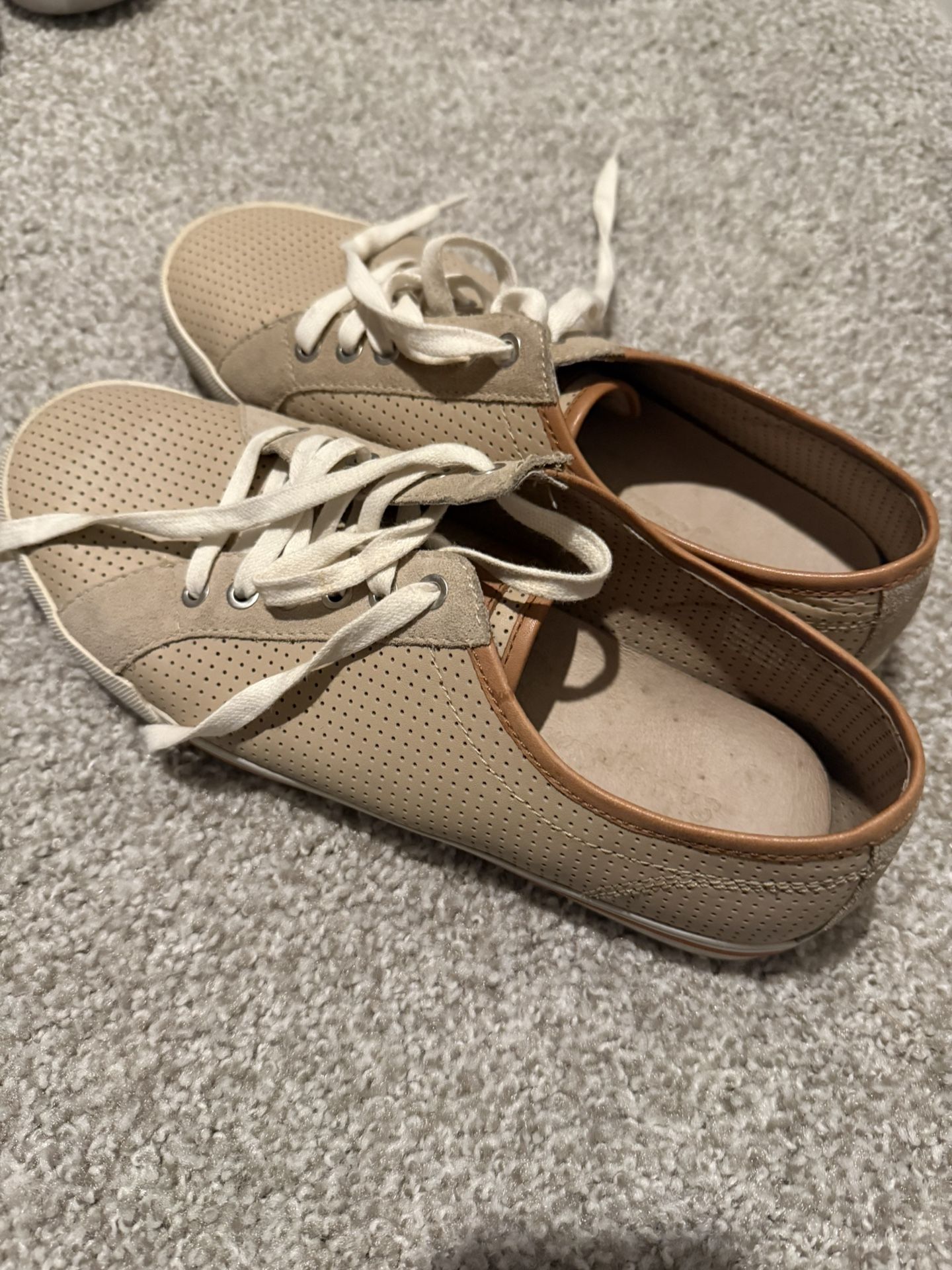 Tommy Bahama Shoes size 10
