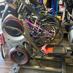 Bow flex Max Trainer M5 Elliptical