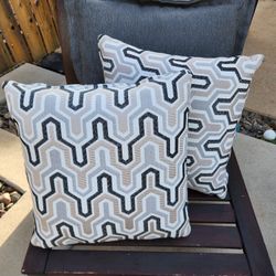 Silver/Grey Geometric Outdoor Pillows