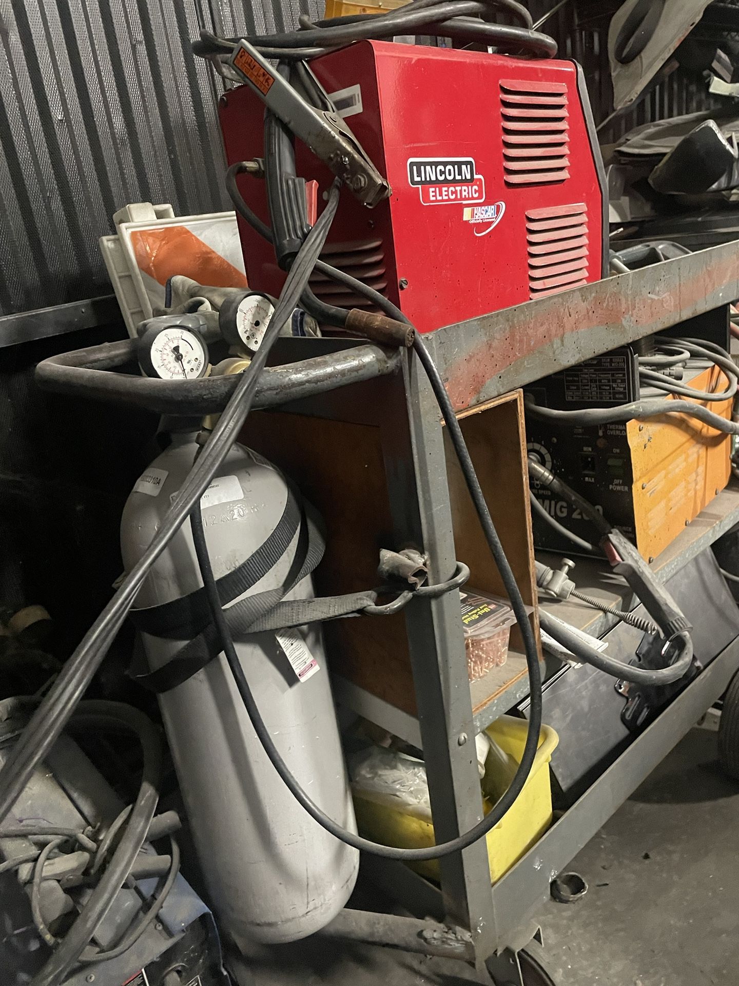 Lincoln Electric Pro mig 175 Welder