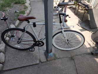 Harper fixie bike