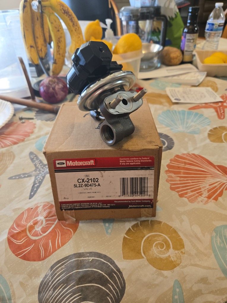 Ford Motorcraft EGR valve Cx-2102 New In Box $80