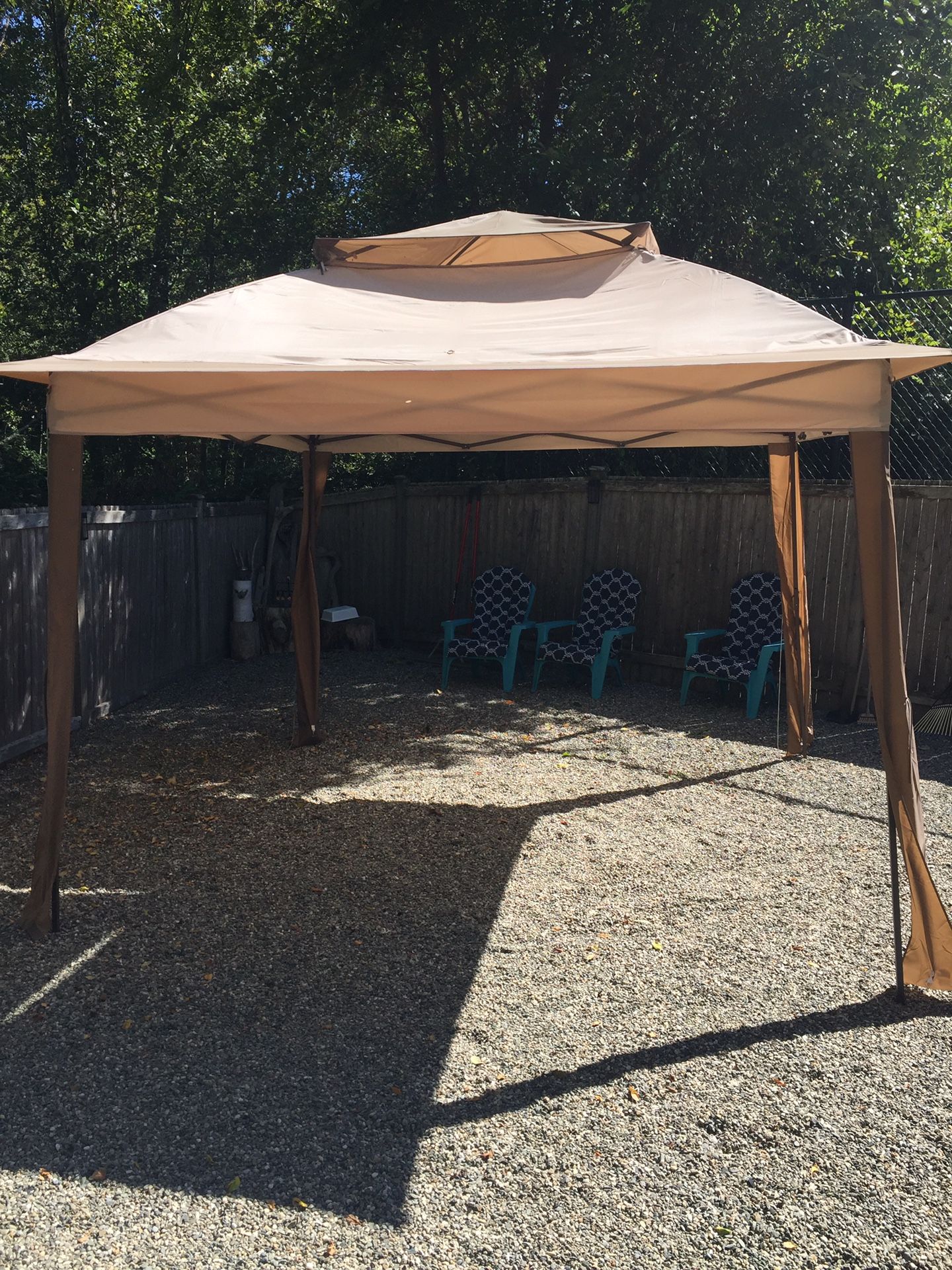 Wilson & Fisher Pop Up Canopy with Netting 11x11