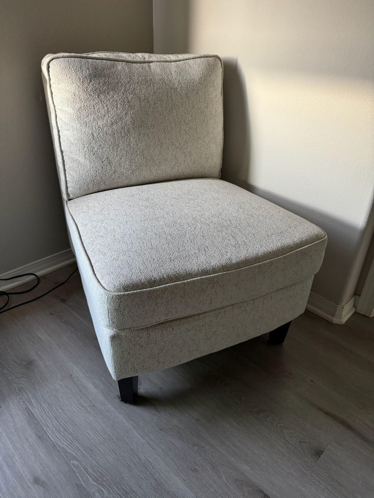 White Chair For Bedrooms Or Offices