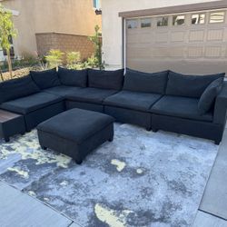 Beautiful Large Black Sectional Couch 