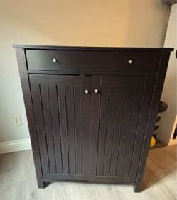 Storage cabinet