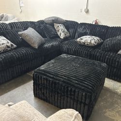 Mignight Sectional 