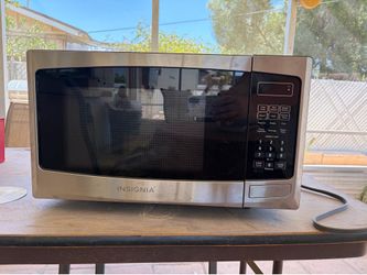 Insignia Microwave