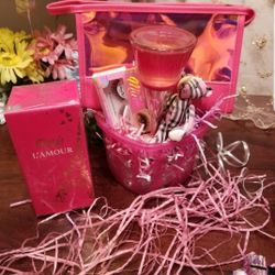 PARIS Beauty GIFT BASKET